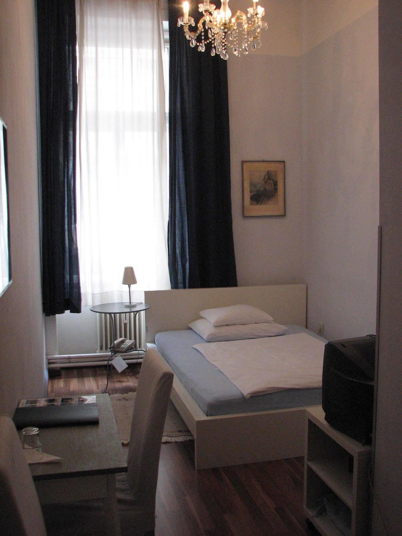 Pension Lerner Vienna Exterior photo